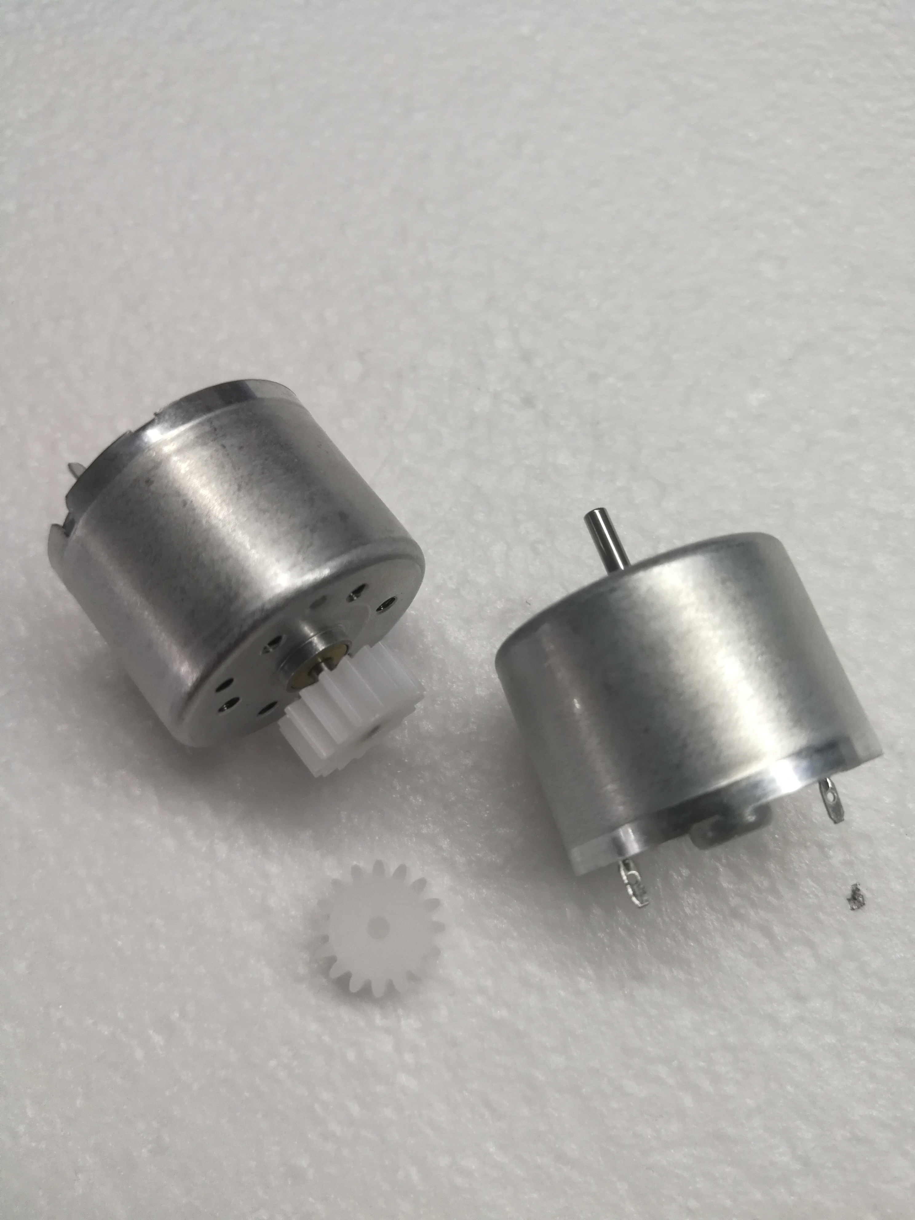 電刷彈簧在直流電機(jī)中的作用有哪些？深圳直流電機(jī)電機(jī)廠家為您揭秘